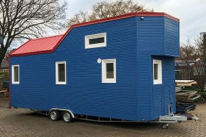 Rolling Tiny House in brillantblau